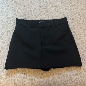 Zara Women's Elegant Black Skort